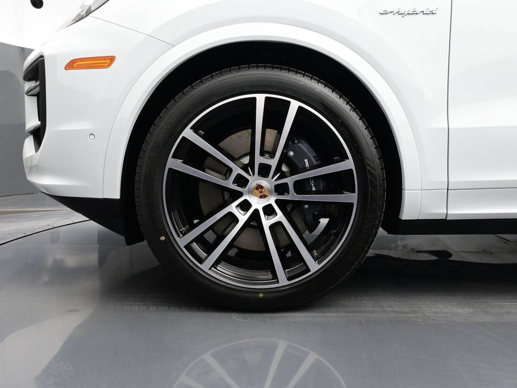 New 2026 Porsche Cayenne E-Hybrid Coupe AWD/4WD image 6