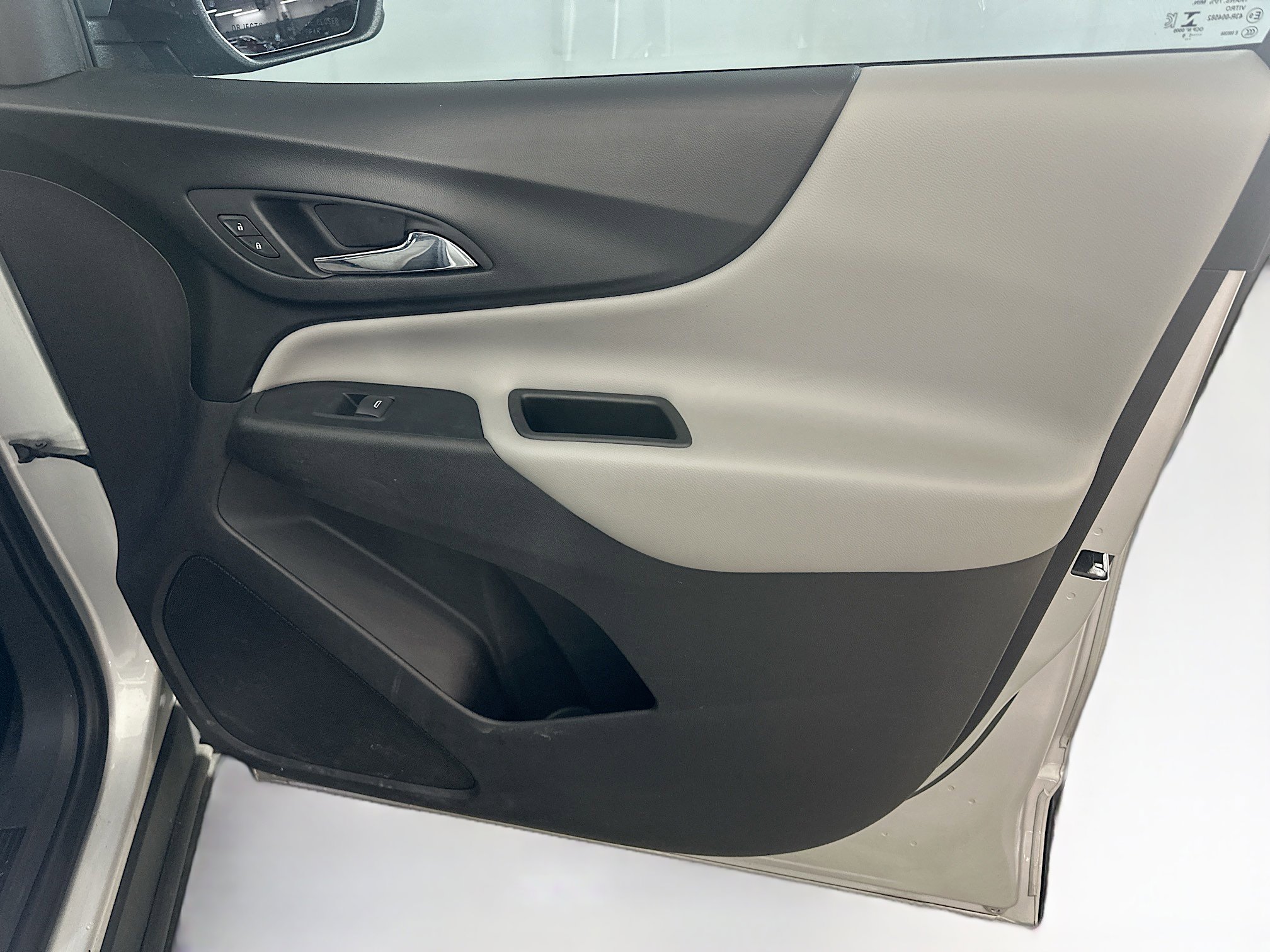 Used 2019 Chevrolet Equinox LT image 32