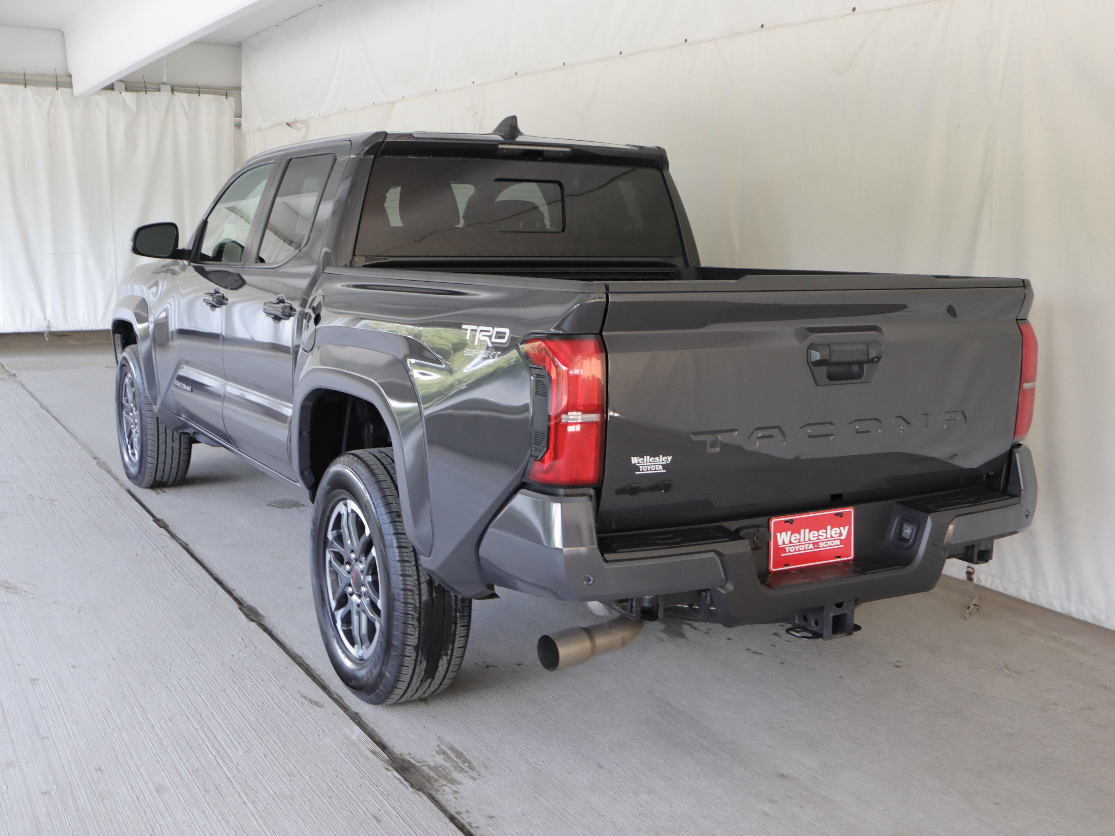 Used 2024 Toyota Tacoma TRD Sport w/ TRD Sport Upgrade Package AWD/4WD image 22