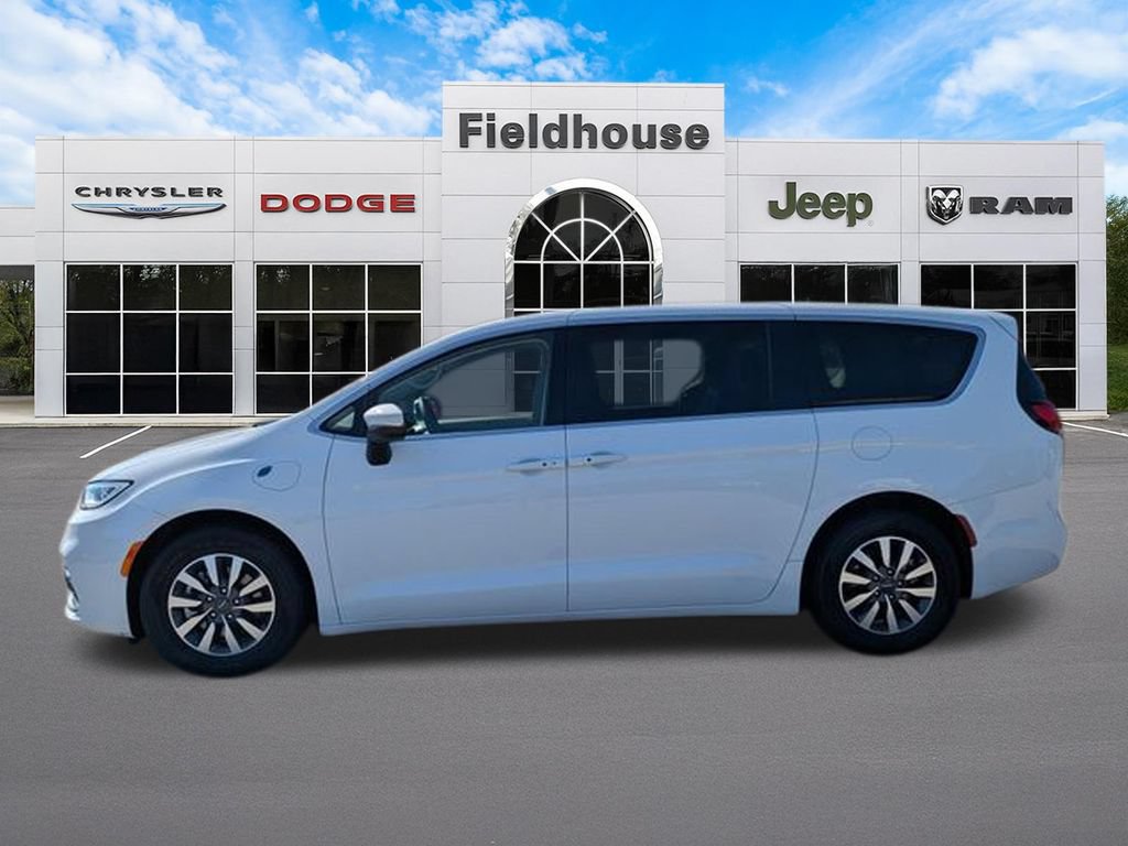 Used 2023 Chrysler Pacifica Touring-L FWD image 8