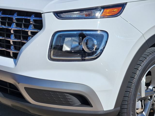 Certified 2025 Hyundai Venue SEL FWD image 5