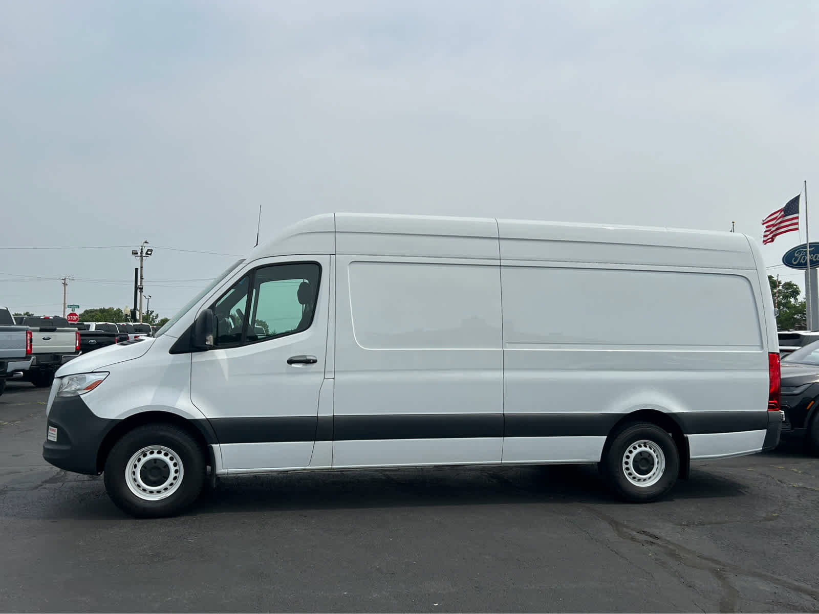 Used 2019 Freightliner Sprinter 3500 image 1