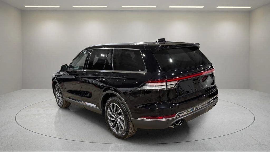 Certified 2025 Lincoln Aviator AWD image 15