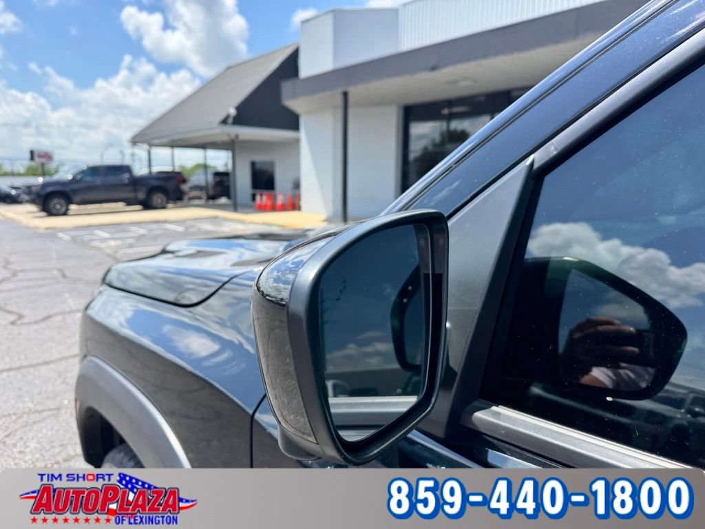 Used 2024 Nissan Frontier PRO-4X w/ Pro Convenience Package AWD/4WD image 17