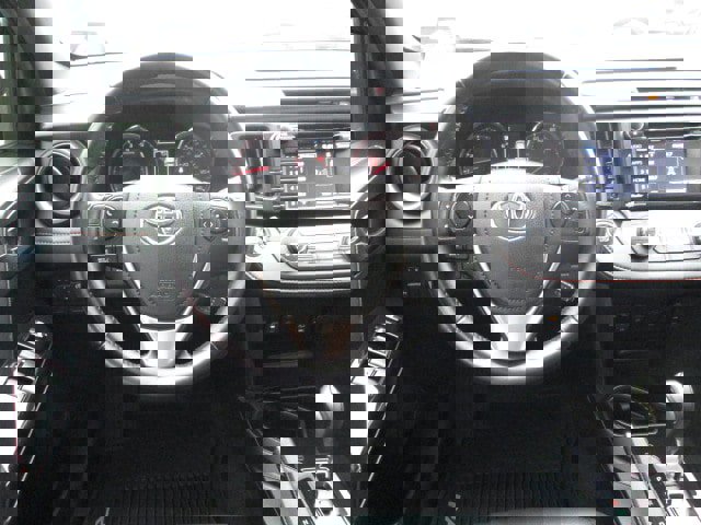 Used 2016 Toyota RAV4 SE image 16