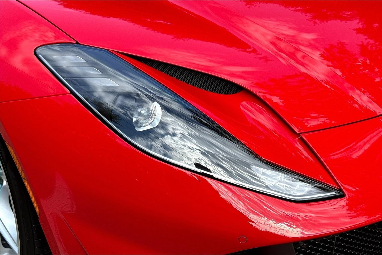 Used 2022 Ferrari 812 GTS RWD image 26