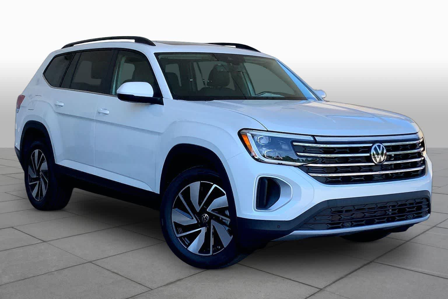 New 2026 Volkswagen Atlas SE FWD image 2