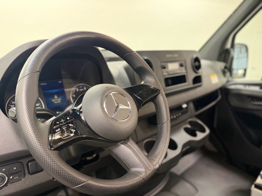 Used 2025 Mercedes-Benz Sprinter 2500 image 13