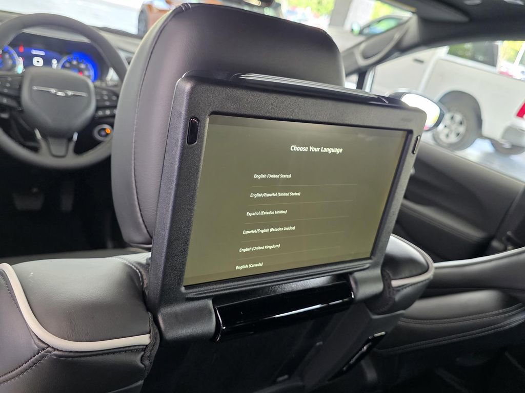 New 2026 Chrysler Pacifica Limited w/ Uconnect Theater Family Group image 13
