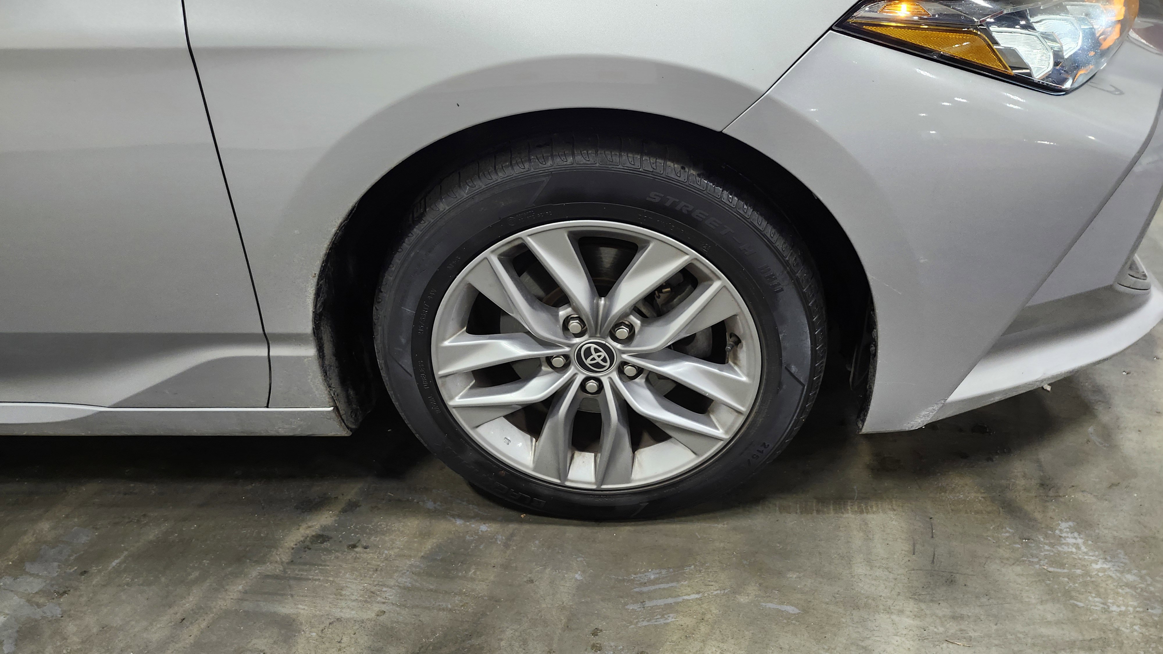 Used 2022 Toyota Avalon XLE image 10