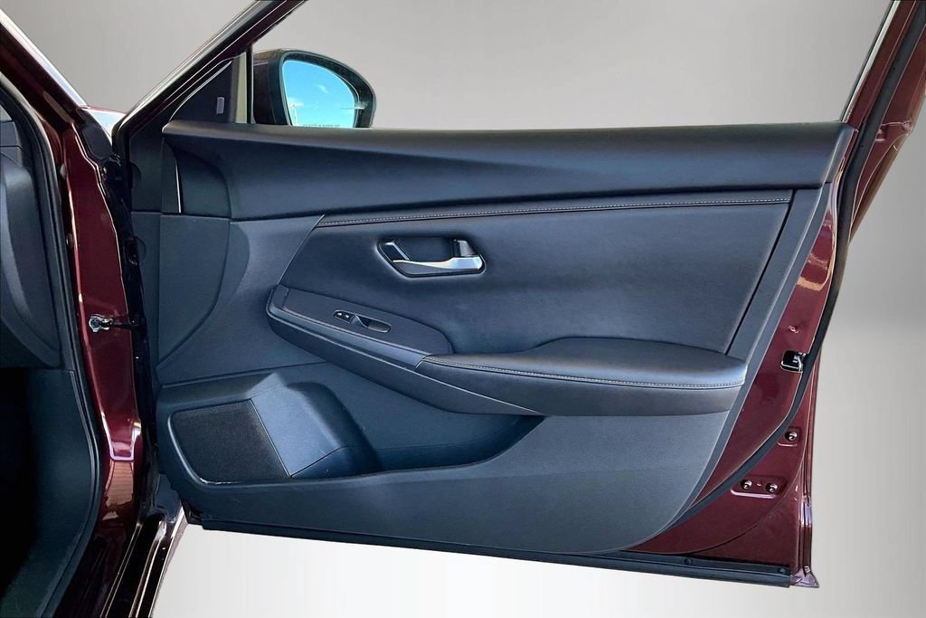 Used 2024 Nissan Sentra SV FWD image 27