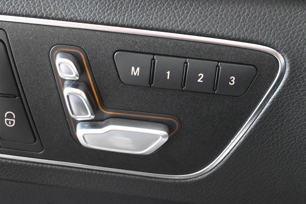 Used 2014 Mercedes-Benz E 350 4MATIC Sedan image 26