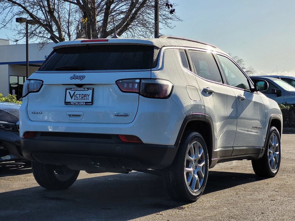 Used 2022 Jeep Compass Latitude AWD/4WD image 4