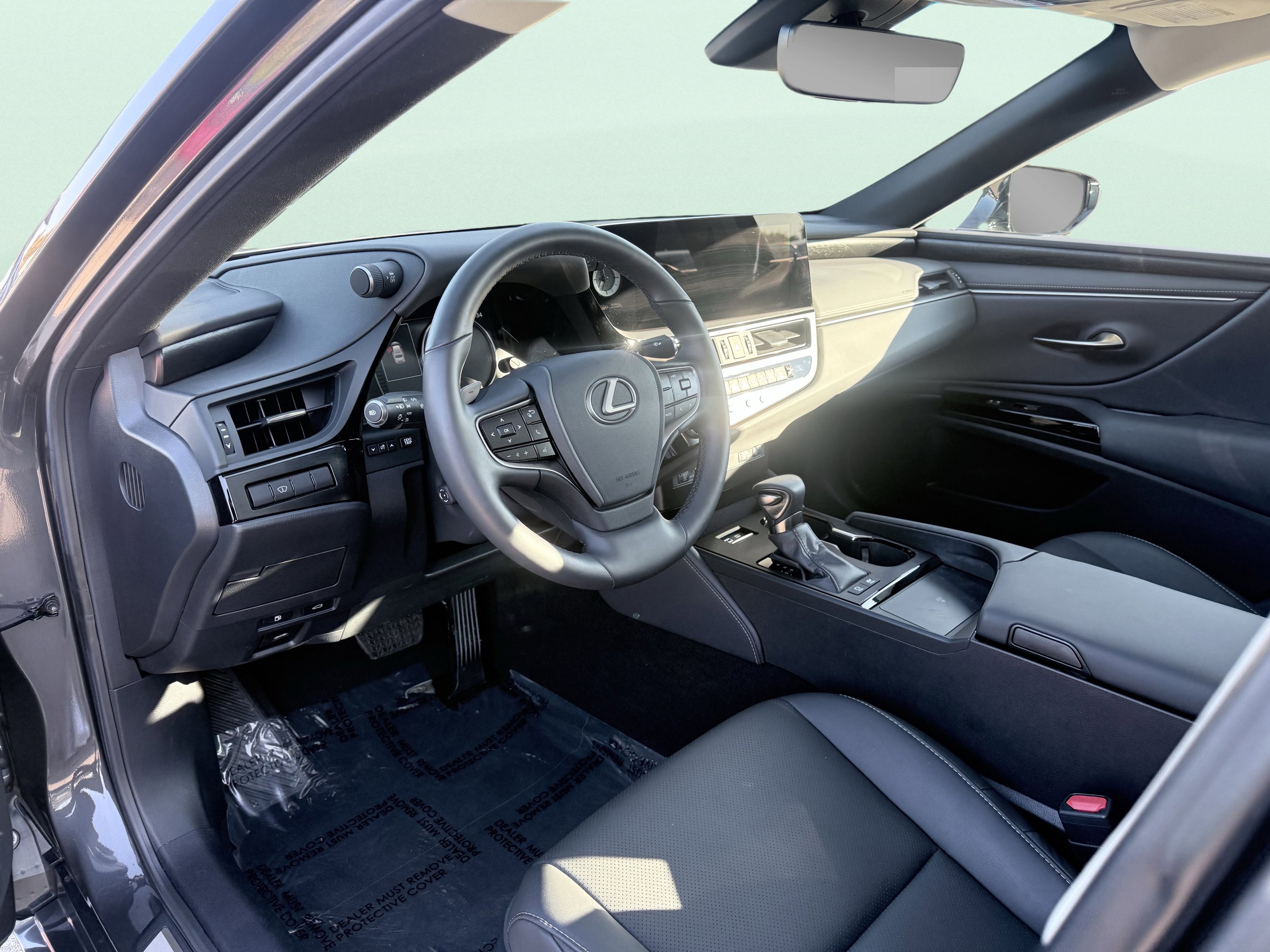 Used 2025 Lexus ES 300h ES 300h F SPORT Design w/ Premium Package image 11