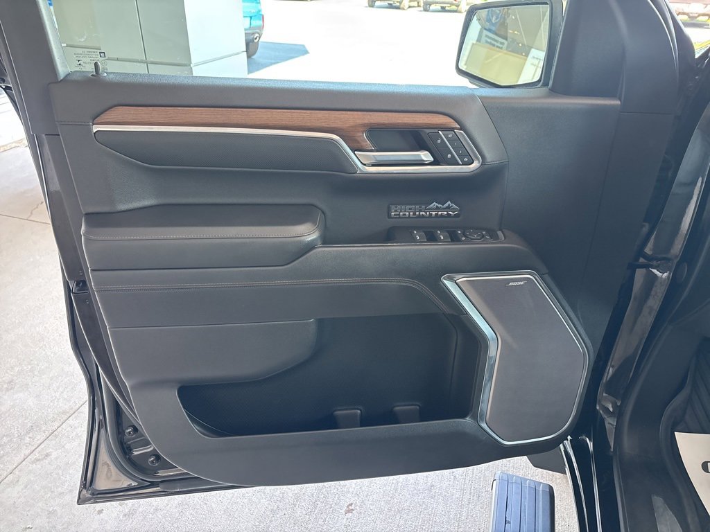 Used 2022 Chevrolet Silverado 1500 High Country w/ High Country Premium Package image 6