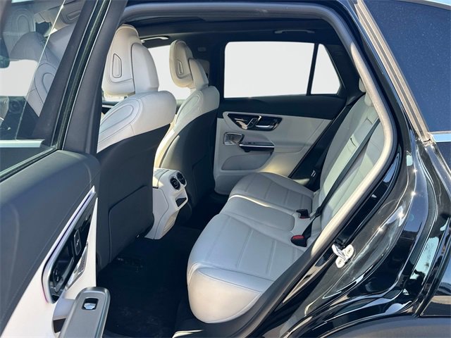 Used 2025 Mercedes-Benz GLC 350e 4MATIC image 17