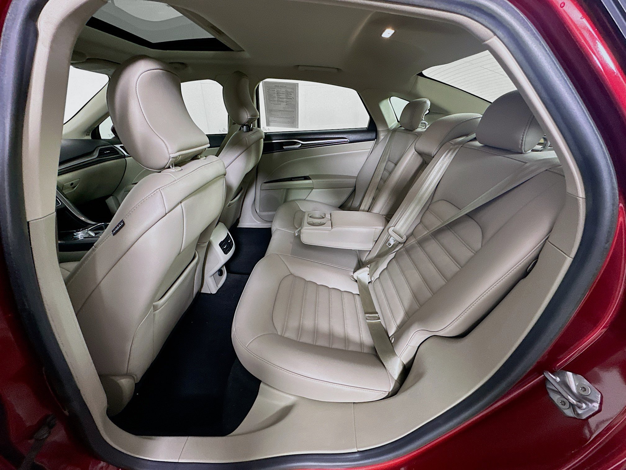 Used 2019 Ford Fusion SEL FWD image 28