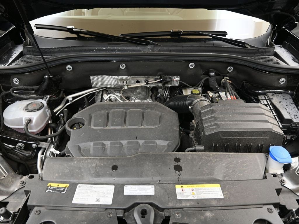 Used 2025 Volkswagen Atlas Cross Sport SE image 9