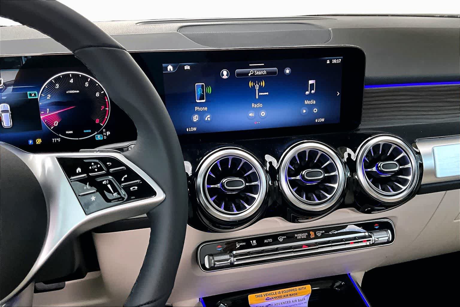 New 2026 Mercedes-Benz GLB 250 image 9