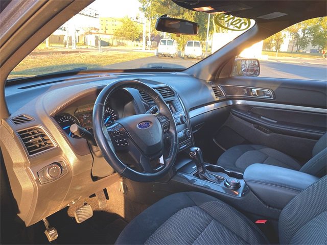 Used 2019 Ford Explorer XLT image 10