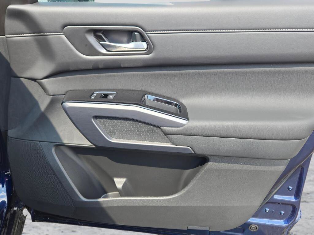 New 2026 Nissan Pathfinder SL AWD/4WD image 6