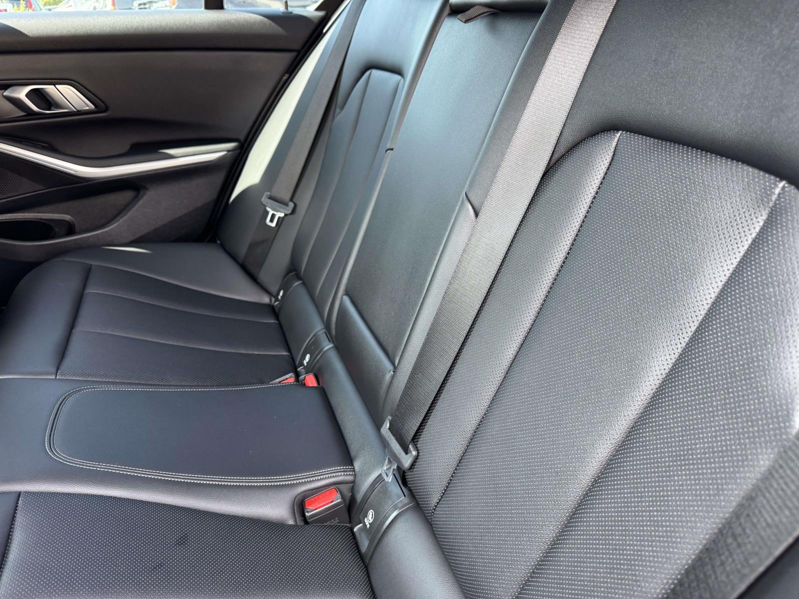 Used 2022 BMW 330e w/ Convenience Package RWD image 13
