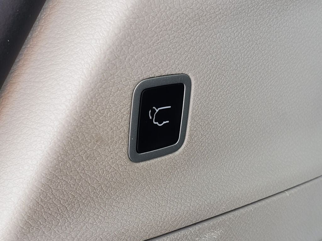 Used 2024 Chrysler Pacifica Touring-L FWD image 29