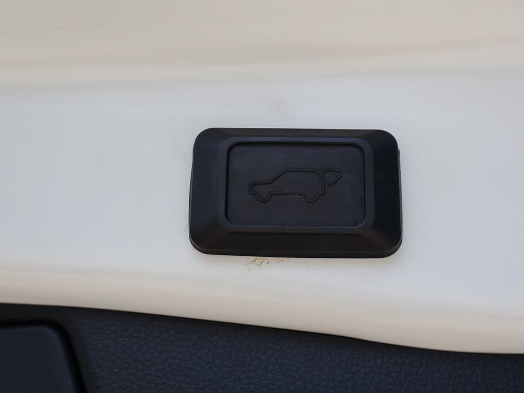 Used 2019 Toyota RAV4 Limited w/ Advanced Technology Package AWD/4WD image 51