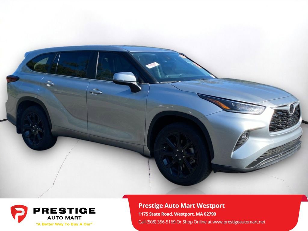 Used 2024 Toyota Highlander LE image 1