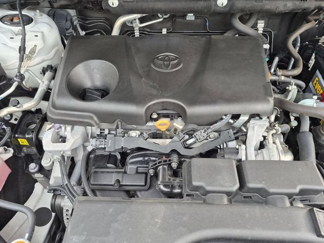 Used 2021 Toyota RAV4 XLE w/ XLE Grade Weather Package AWD/4WD image 27