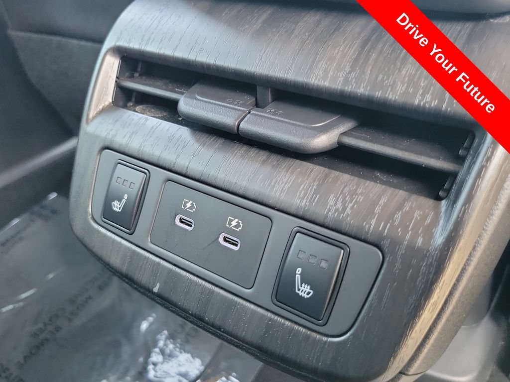 Used 2025 Nissan Ariya Platinum AWD/4WD image 25