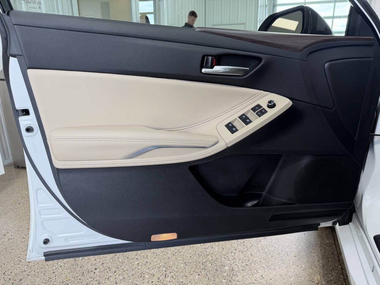 Used 2021 Toyota Avalon XLE FWD image 26