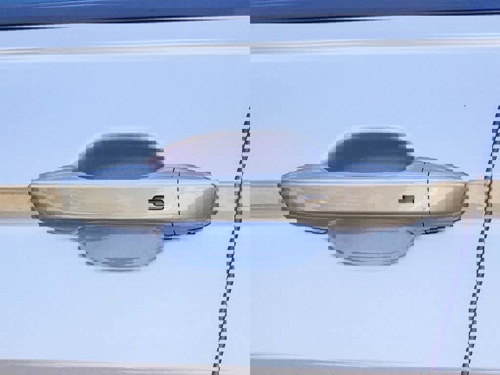 Used 2022 Volkswagen Tiguan SE R-Line image 15