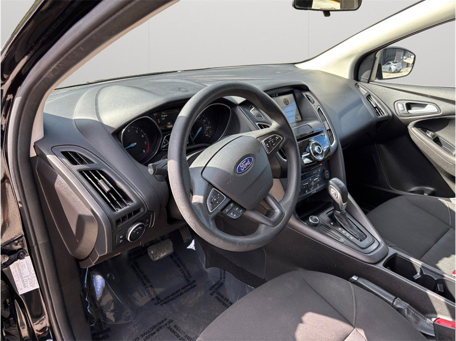 Used 2017 Ford Focus SEL image 6