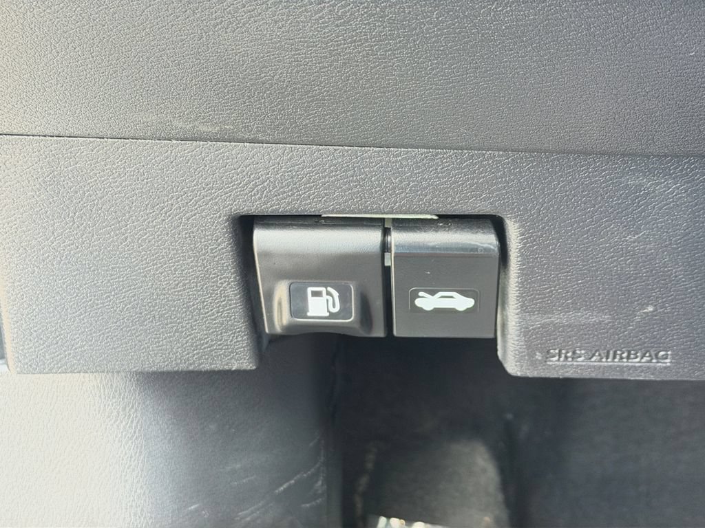 Used 2024 Nissan Versa SR w/ Trunk Package FWD image 31