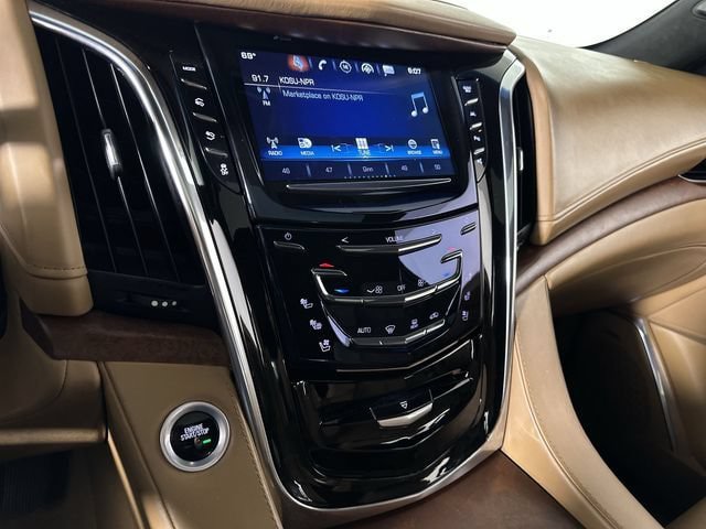 Used 2017 Cadillac Escalade Platinum AWD/4WD image 13