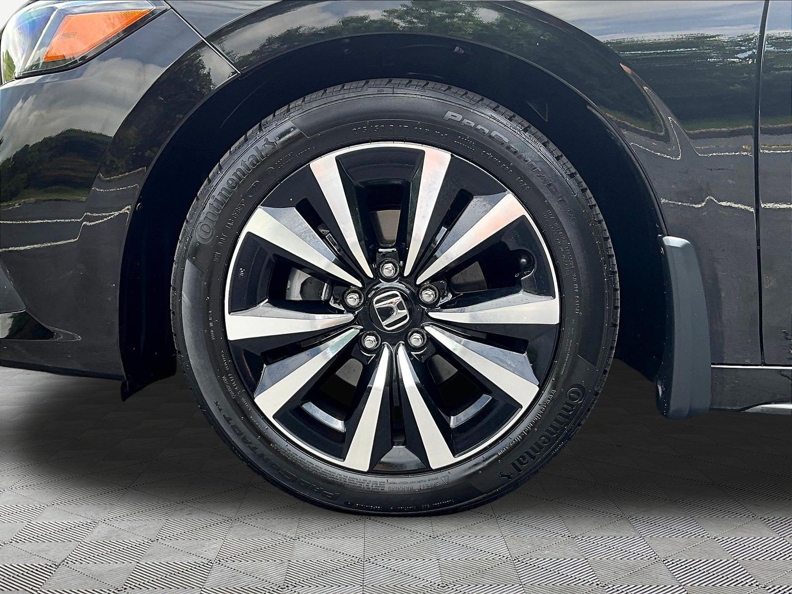 Certified 2024 Honda Civic EX-L image 33