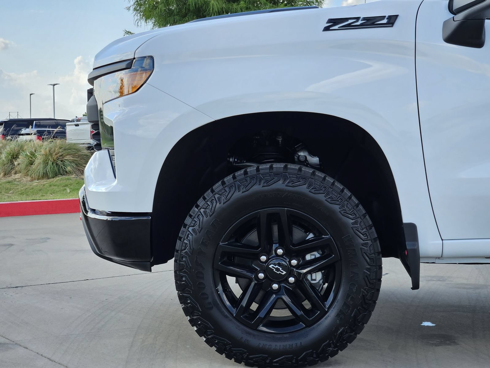 New 2026 Chevrolet Silverado 1500 Custom Trail Boss w/ LPO, Dark Essentials Package AWD/4WD image 11