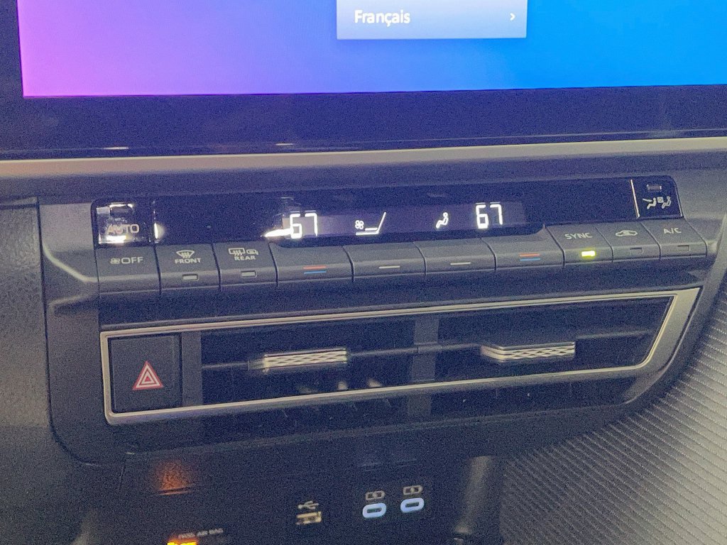 Used 2025 Toyota Camry SE w/ Multimedia Upgrade Package FWD image 23