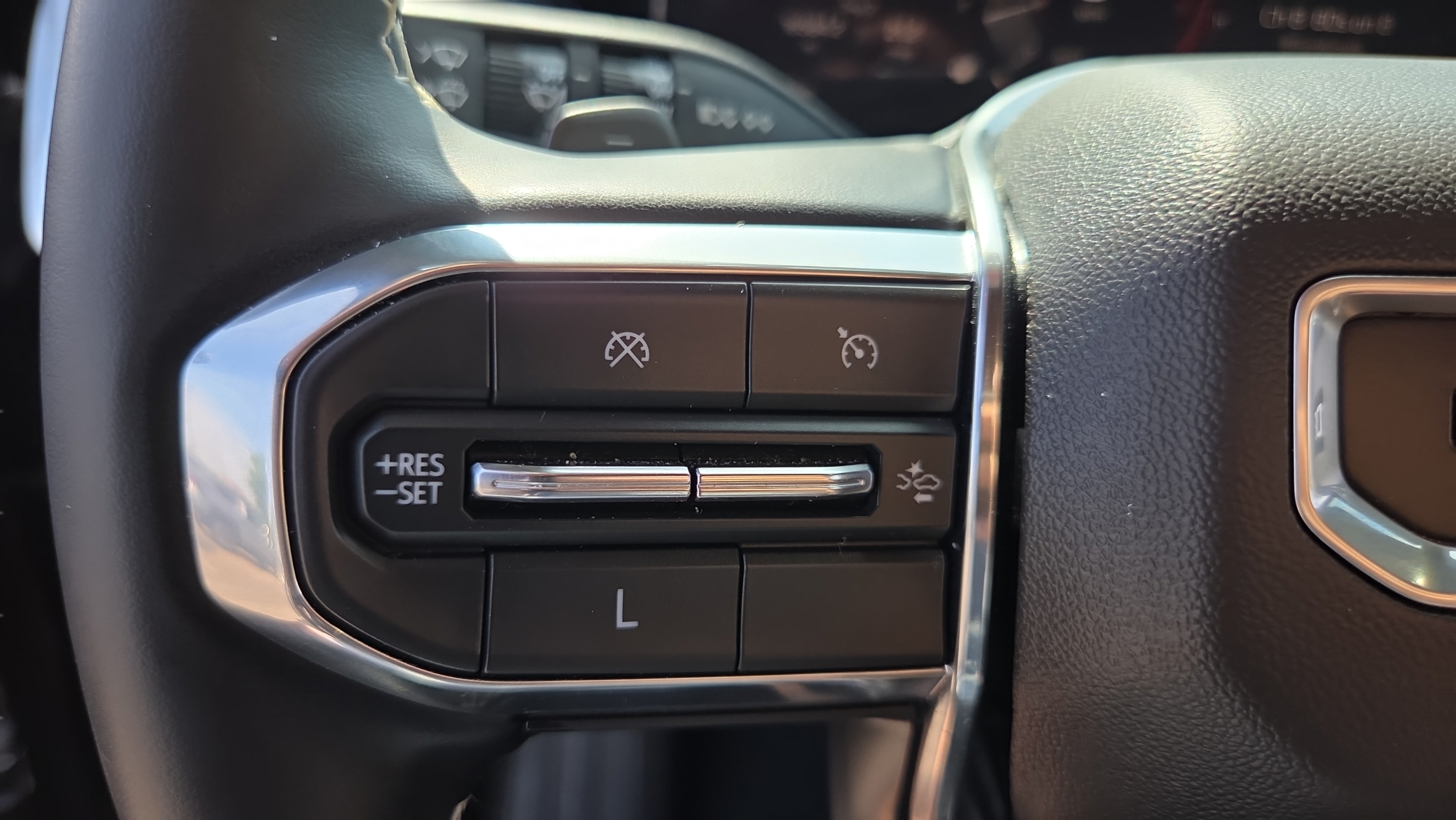 Certified 2024 GMC Acadia Denali FWD image 24