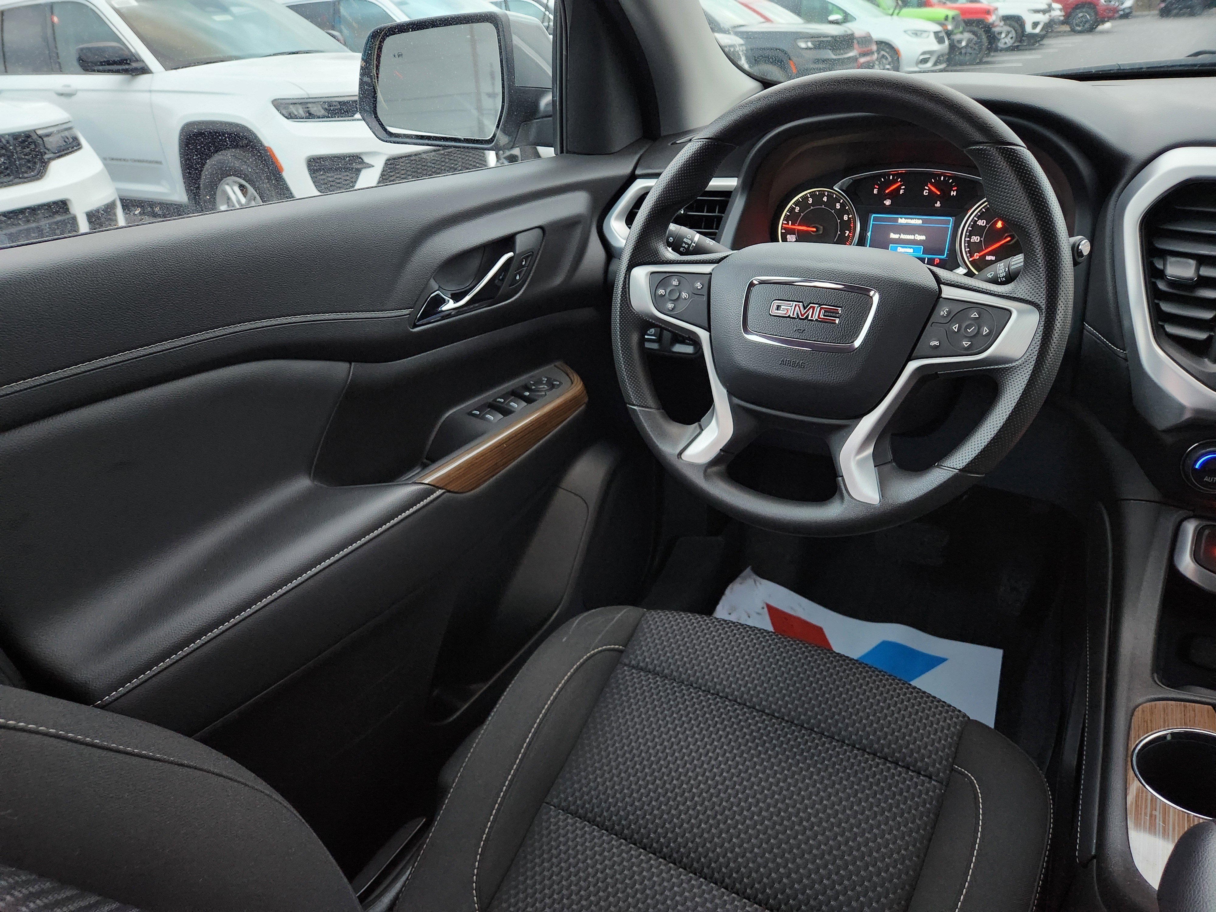 Used 2023 GMC Acadia SLE w/ LPO, Floor Liner Package image 19