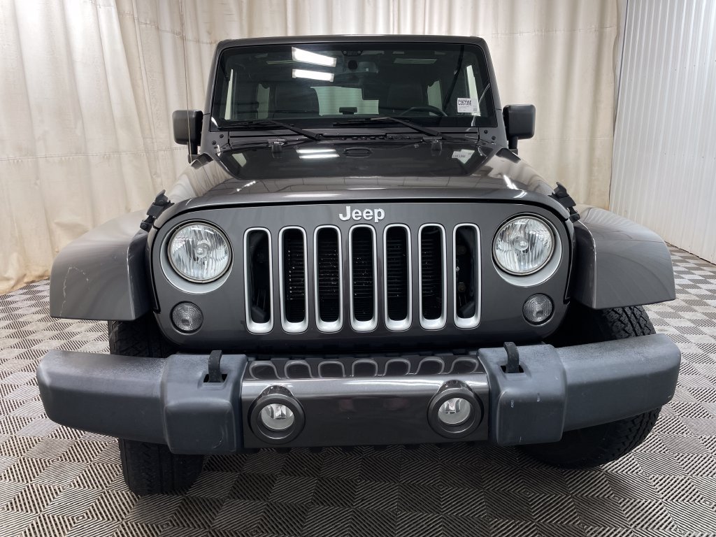 Used 2016 Jeep Wrangler Unlimited Sahara AWD/4WD image 9