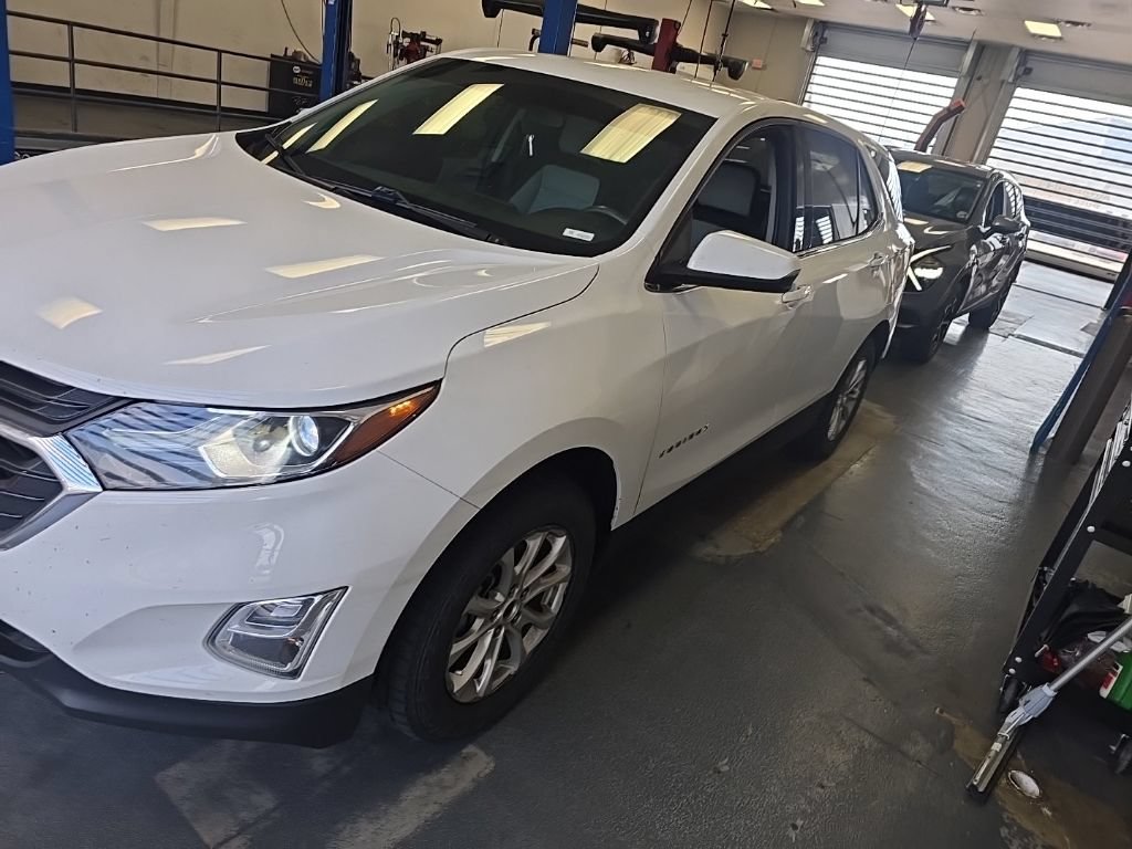 Used 2018 Chevrolet Equinox LT FWD image 2