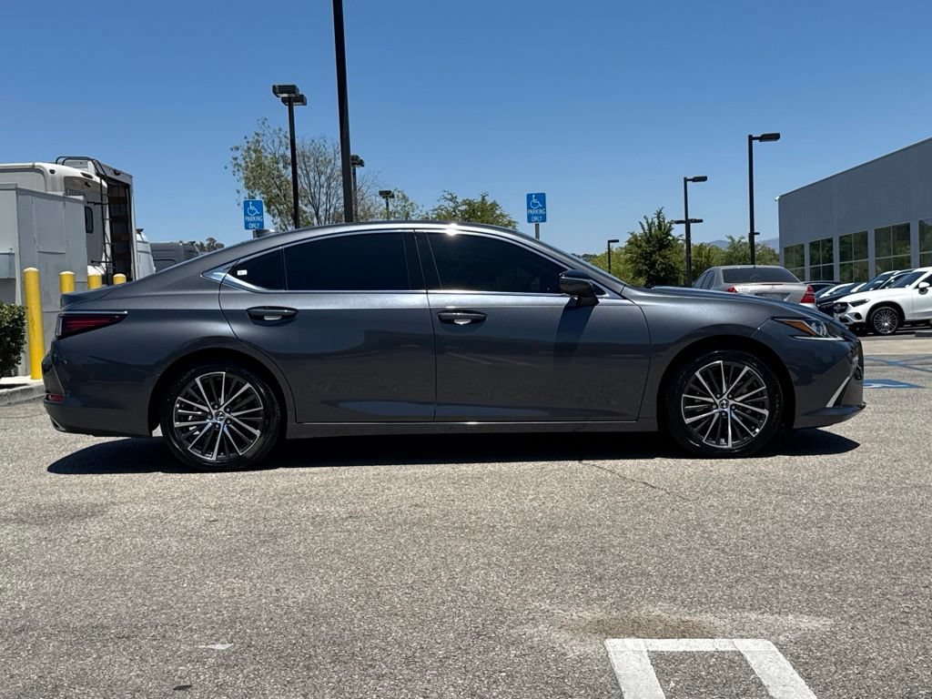 Used 2025 Lexus ES 350 w/ Premium Package FWD image 6