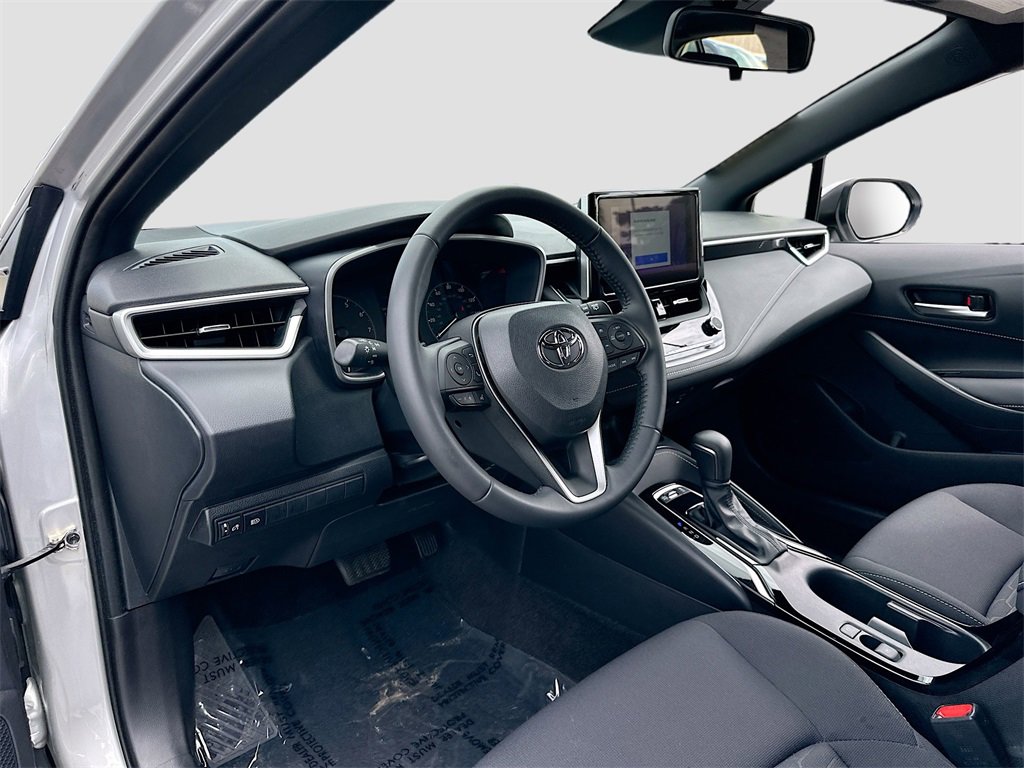 Used 2023 Toyota Corolla SE w/ SE Premium Package image 9