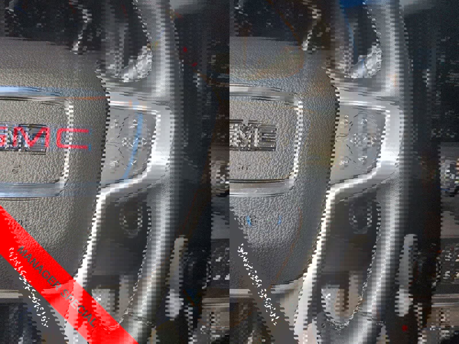 Used 2023 GMC Terrain SLT image 22