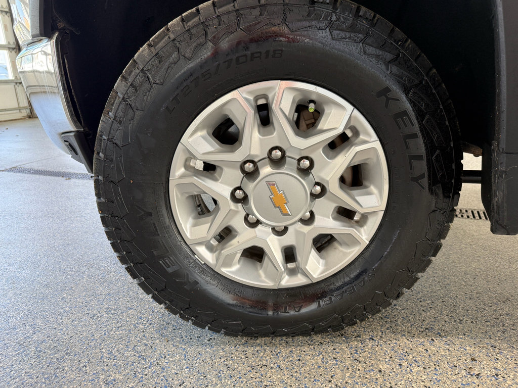 Used 2023 Chevrolet Silverado 2500 LT AWD/4WD image 30