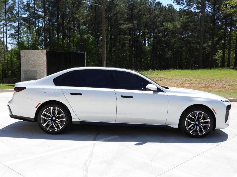 Used 2024 BMW 740i image 33