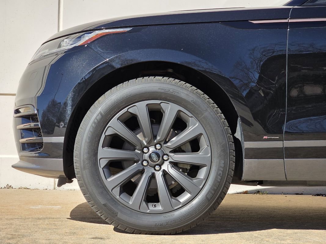 Used 2018 Land Rover Range Rover Velar R-Dynamic SE image 40