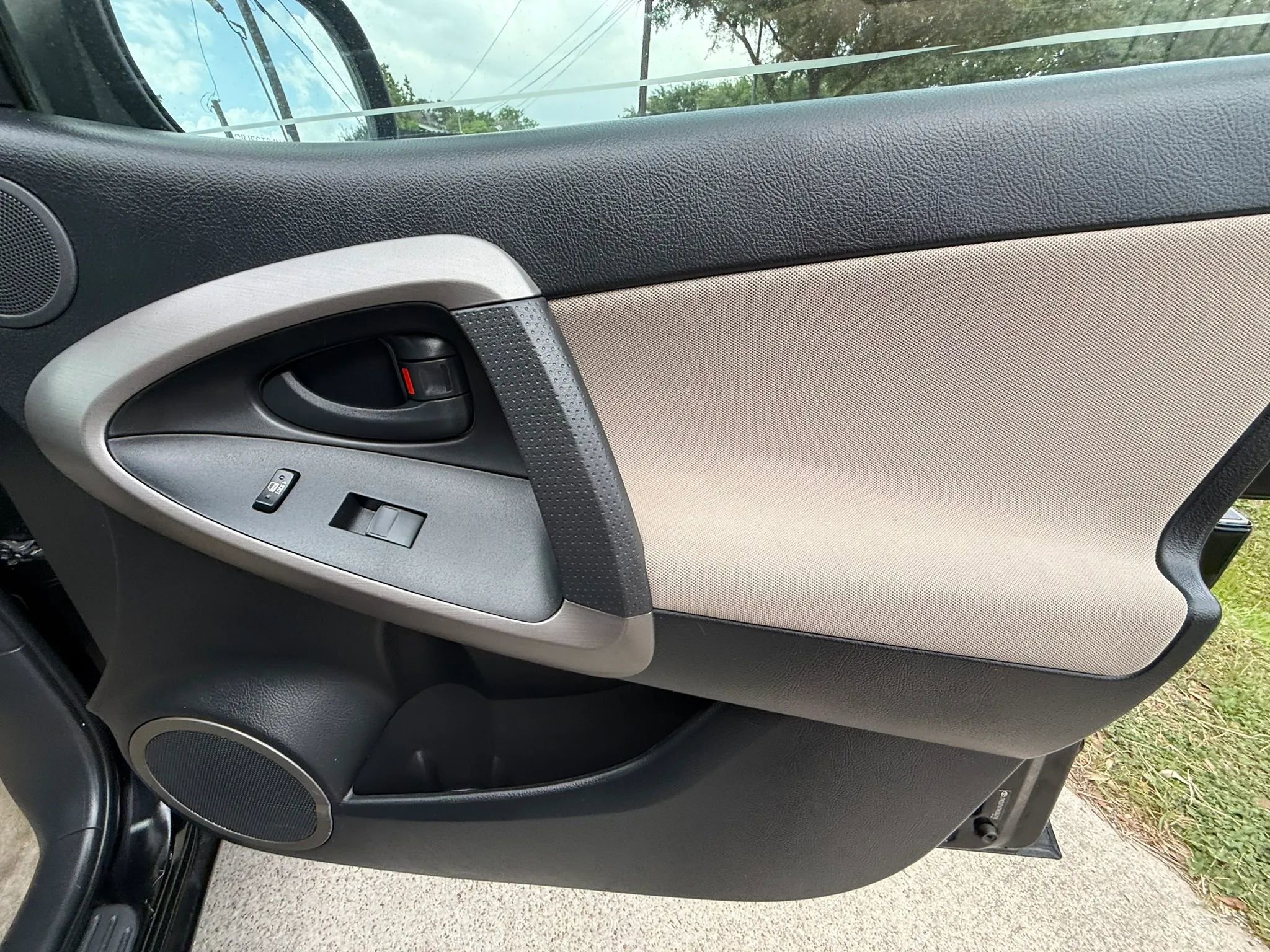 Used 2007 Toyota RAV4 Limited FWD image 22